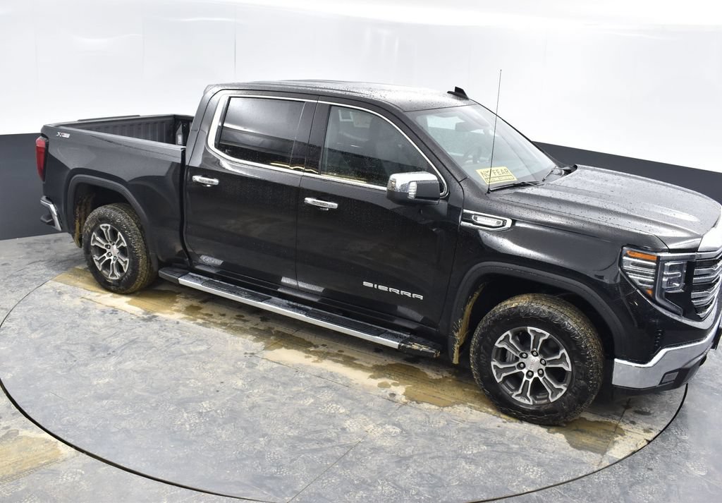 Used 2024 GMC Sierra 1500 SLT w/ X31 Off-Road Package AWD/4WD image 32
