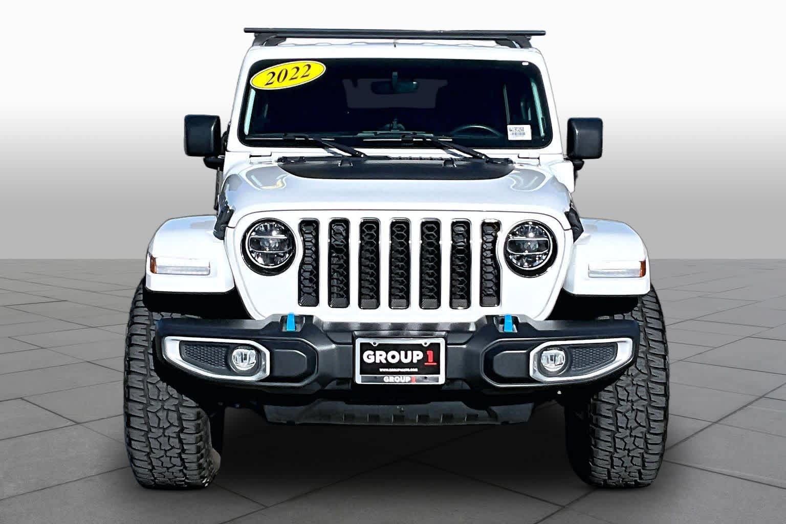 Used 2022 Jeep Wrangler Unlimited Sahara w/ Cold Weather Group AWD/4WD image 3