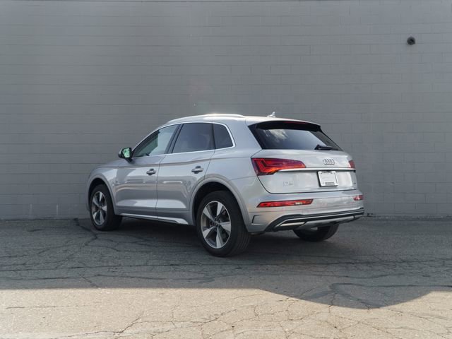 Used 2023 Audi Q5 2.0T Premium Plus w/ Premium Plus Package AWD/4WD image 3