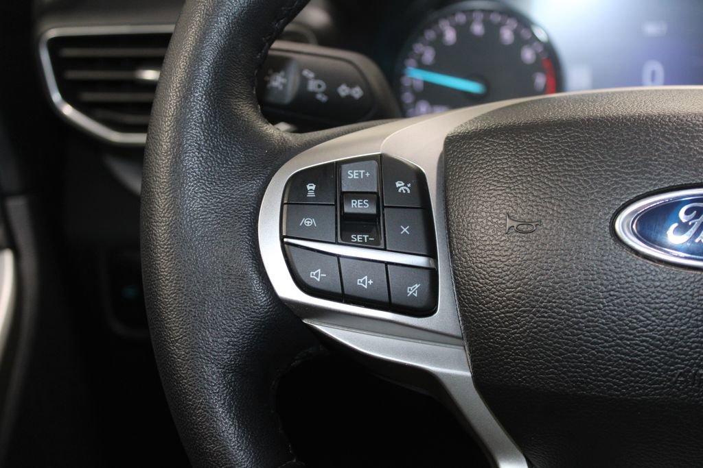 Used 2023 Ford Explorer XLT w/ Equipment Group 202A image 39