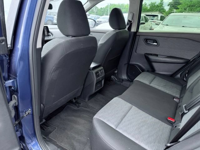 Used 2023 Nissan Rogue SV AWD/4WD image 19