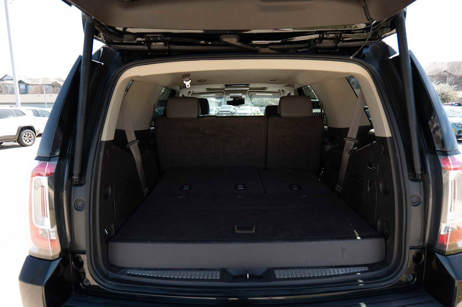 Used 2015 GMC Yukon Denali w/ Premium Package image 29