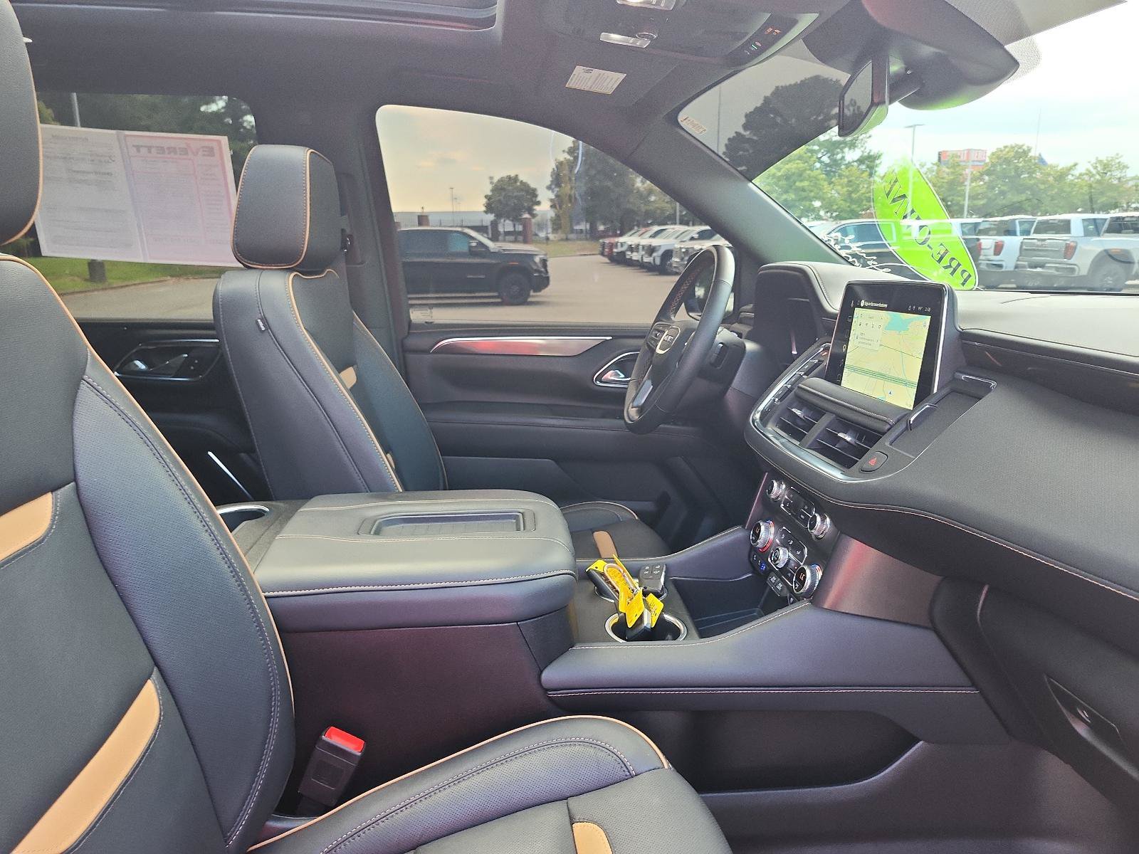 Used 2023 GMC Yukon AT4 AWD/4WD image 8