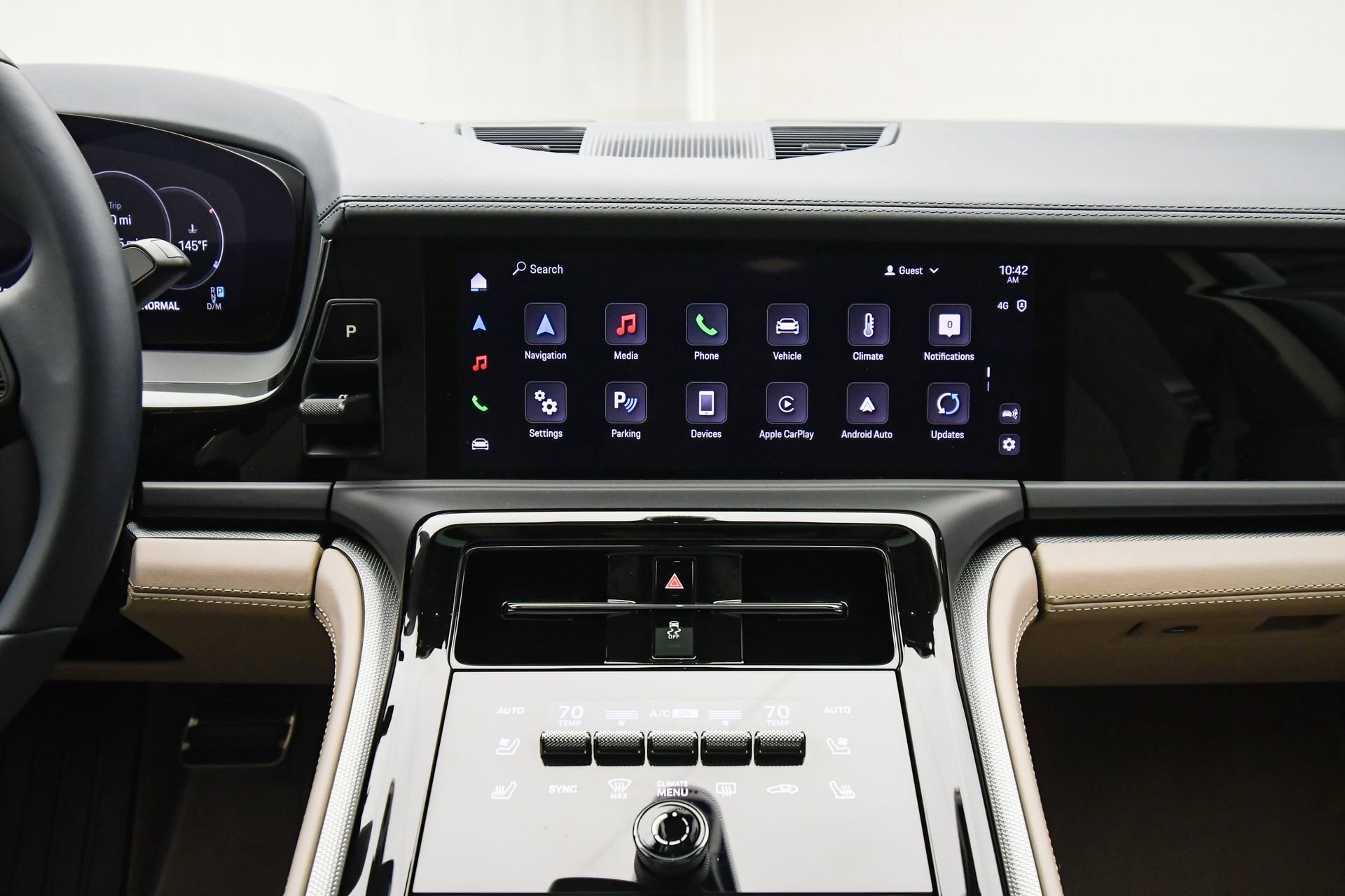 Used 2025 Porsche Panamera 4 image 40