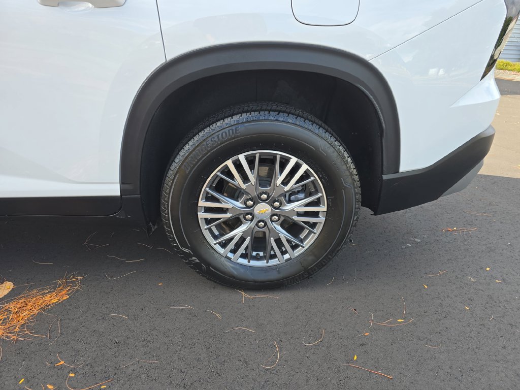 Used 2025 Chevrolet Traverse LT w/ LPO, Floor Liner Package AWD/4WD image 35
