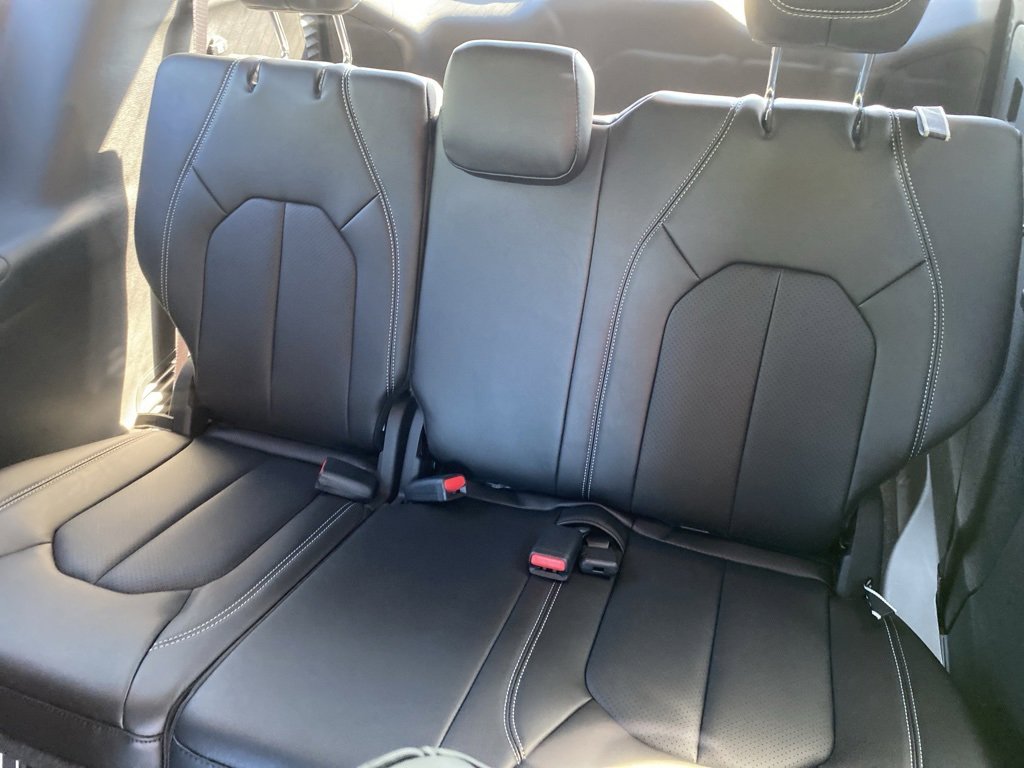 New 2026 Chrysler Pacifica Select w/ S Appearance Package image 16