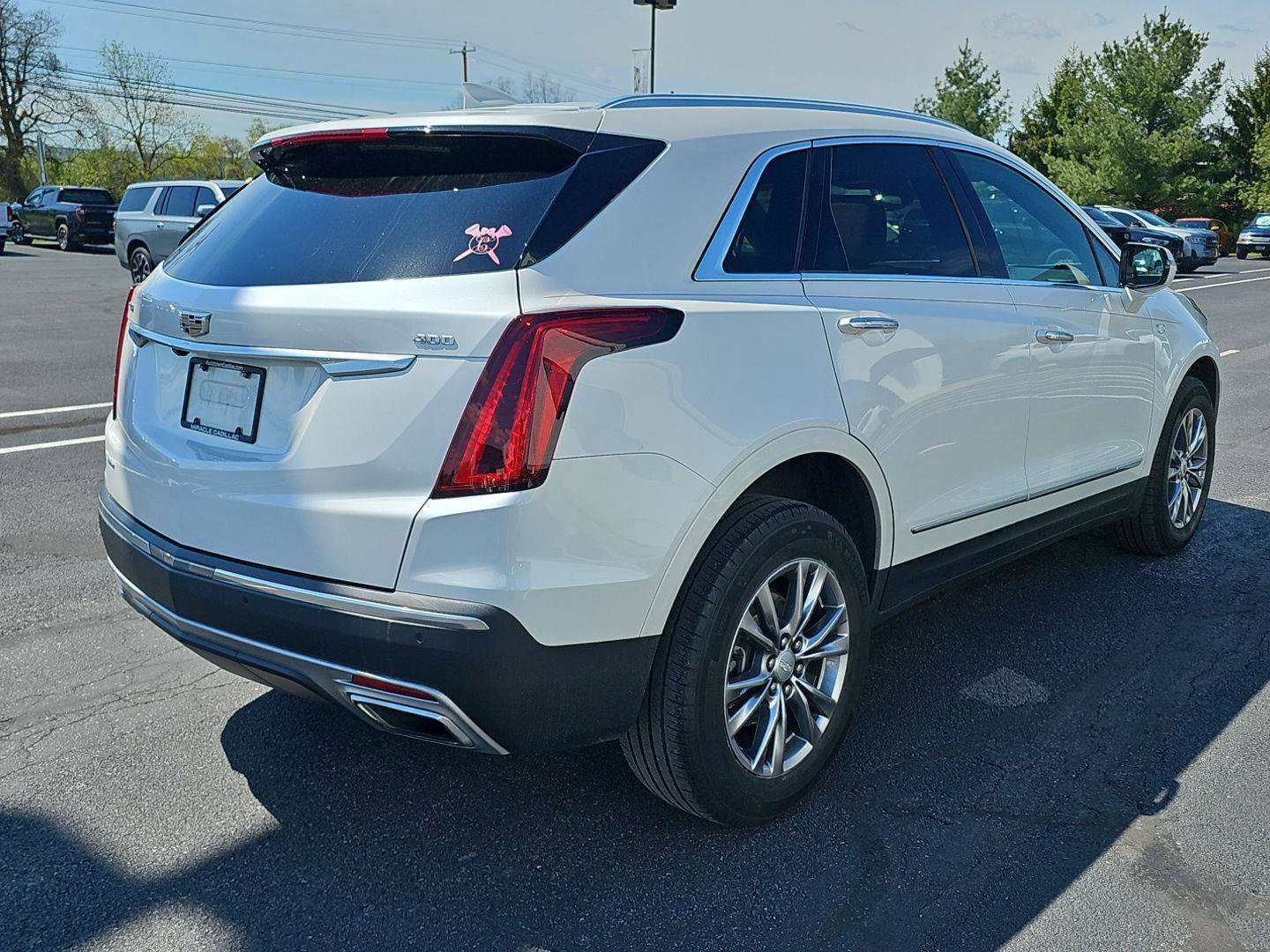Used 2021 Cadillac XT5 Premium Luxury AWD/4WD image 2