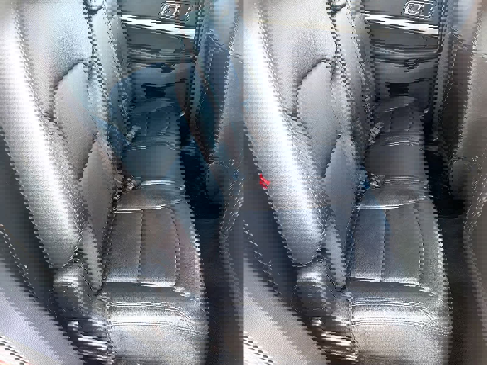 Used 2018 Ford Explorer XLT w/ Equipment Group 202A image 21