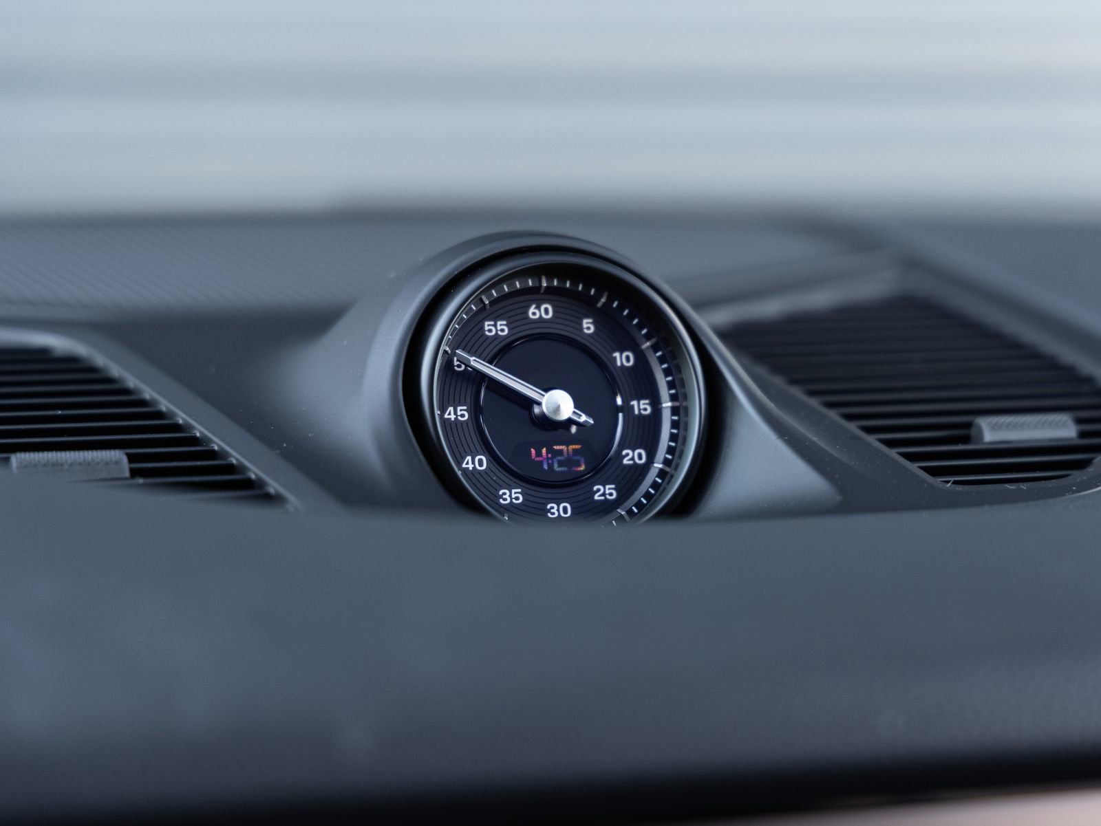 Certified 2026 Porsche Cayenne Coupe image 17