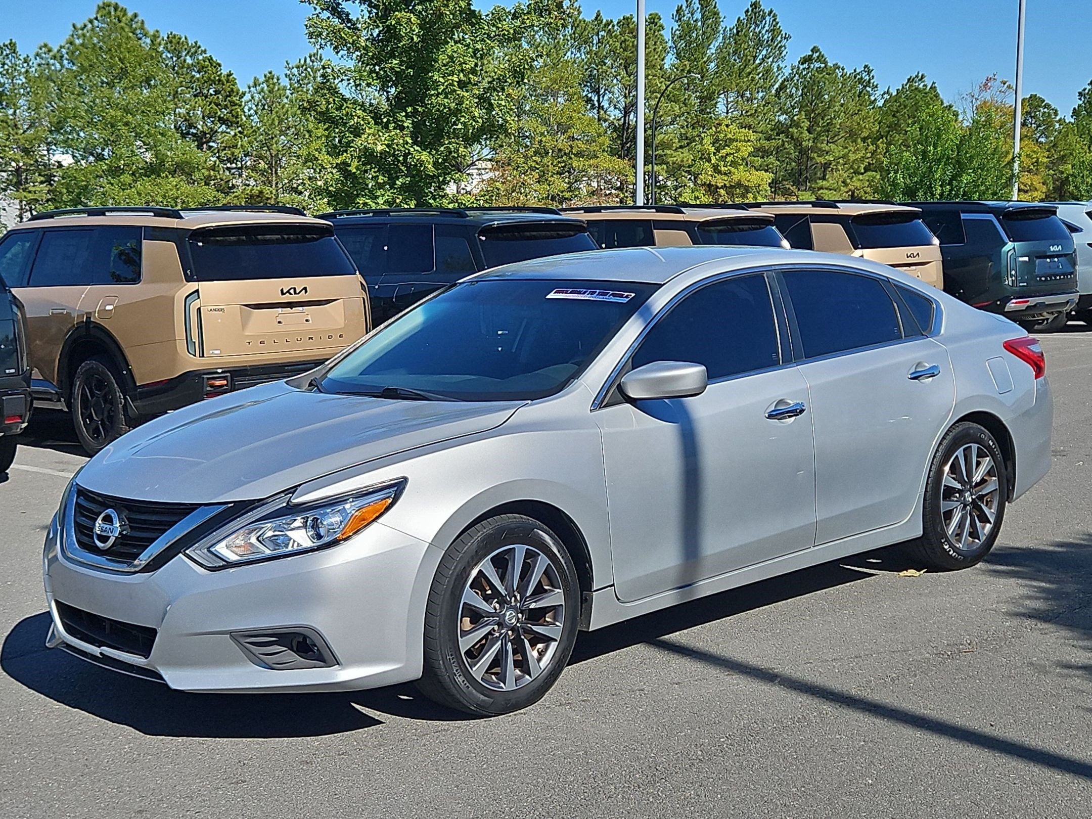 Used 2017 Nissan Altima 2.5 SV FWD image 3