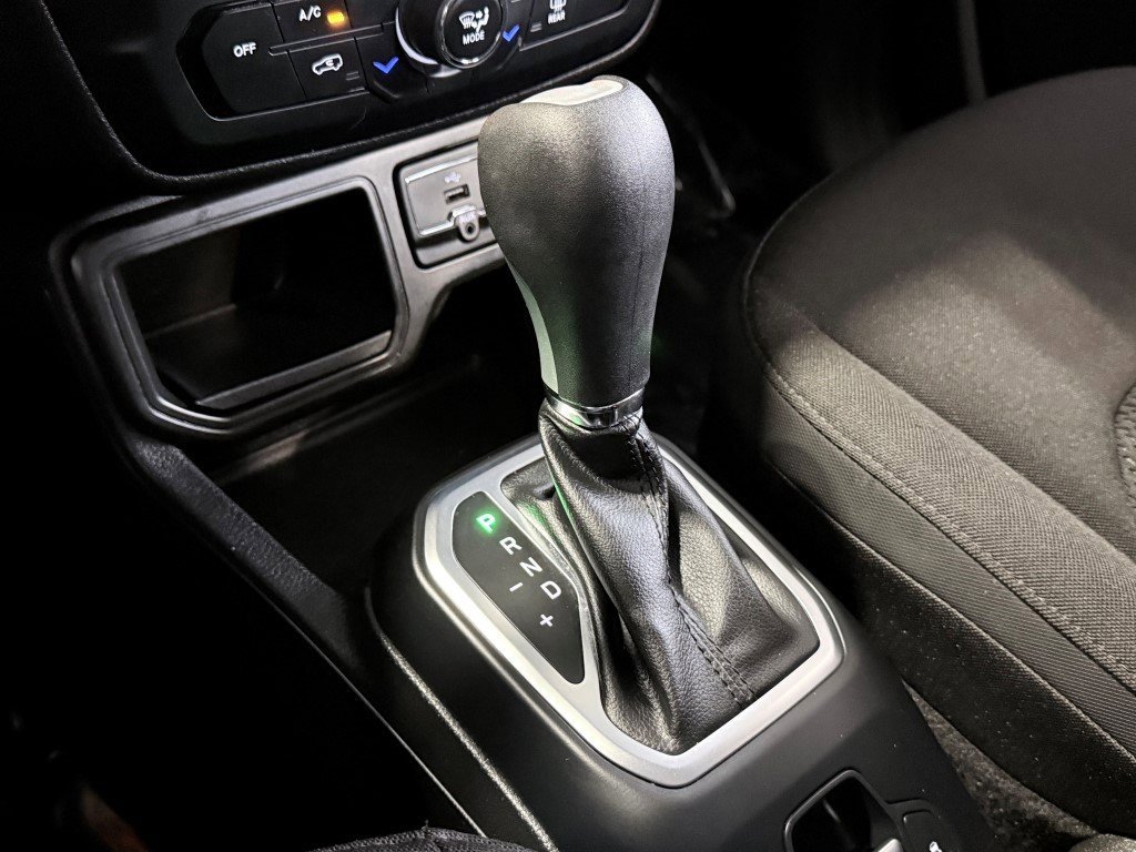 Certified 2020 Jeep Renegade Altitude image 28