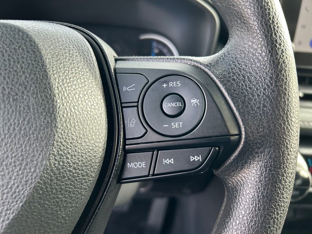 Used 2025 Toyota RAV4 XLE image 14