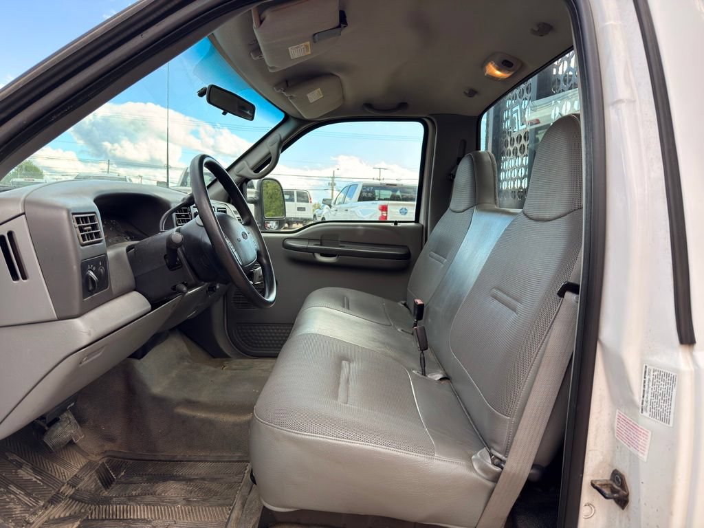 Used 2002 Ford F350 2WD Regular Cab DRW Super Duty image 14