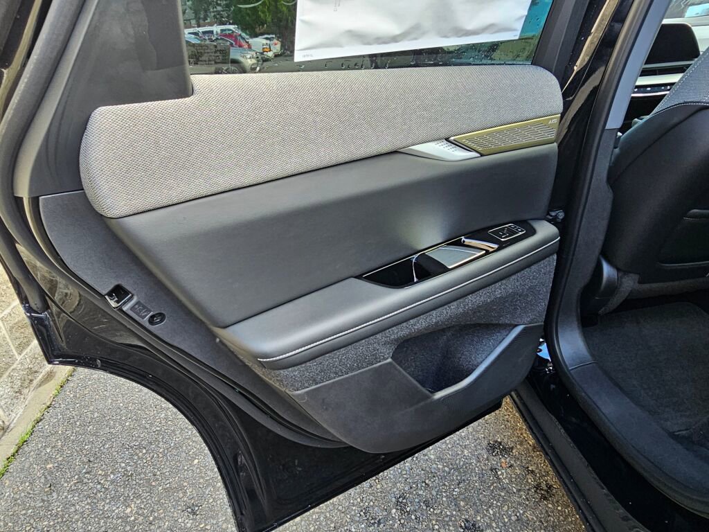 New 2026 Cadillac Optiq Luxury 1 image 19