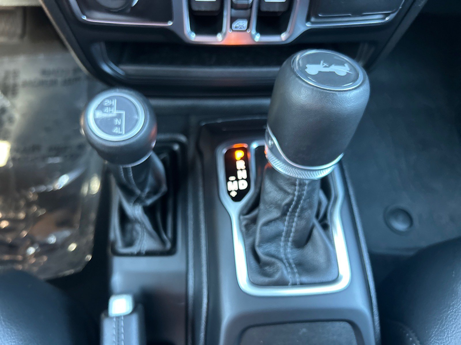 Used 2025 Jeep Wrangler Unlimited Sahara AWD/4WD image 30