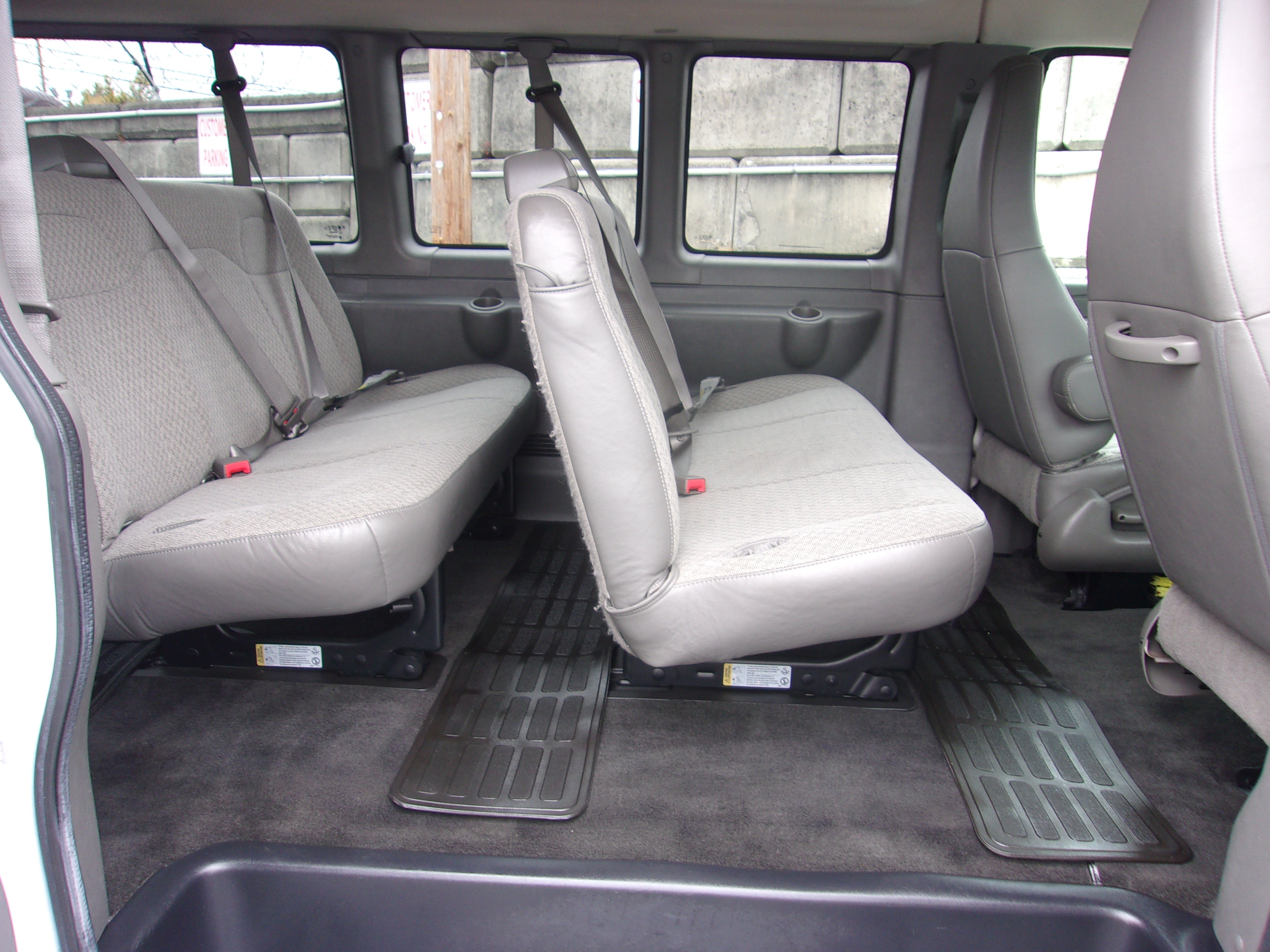 Used 2016 Chevrolet Express 3500 LT w/ LT Preferred Equipment Group RWD image 19