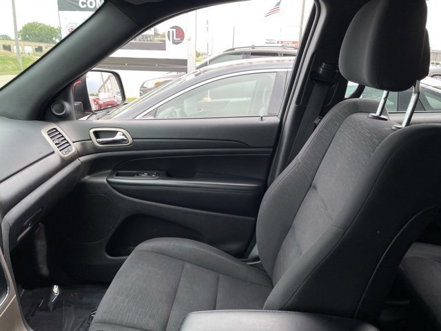 Used 2017 Jeep Grand Cherokee Laredo w/ Quick Order Package 23E image 13