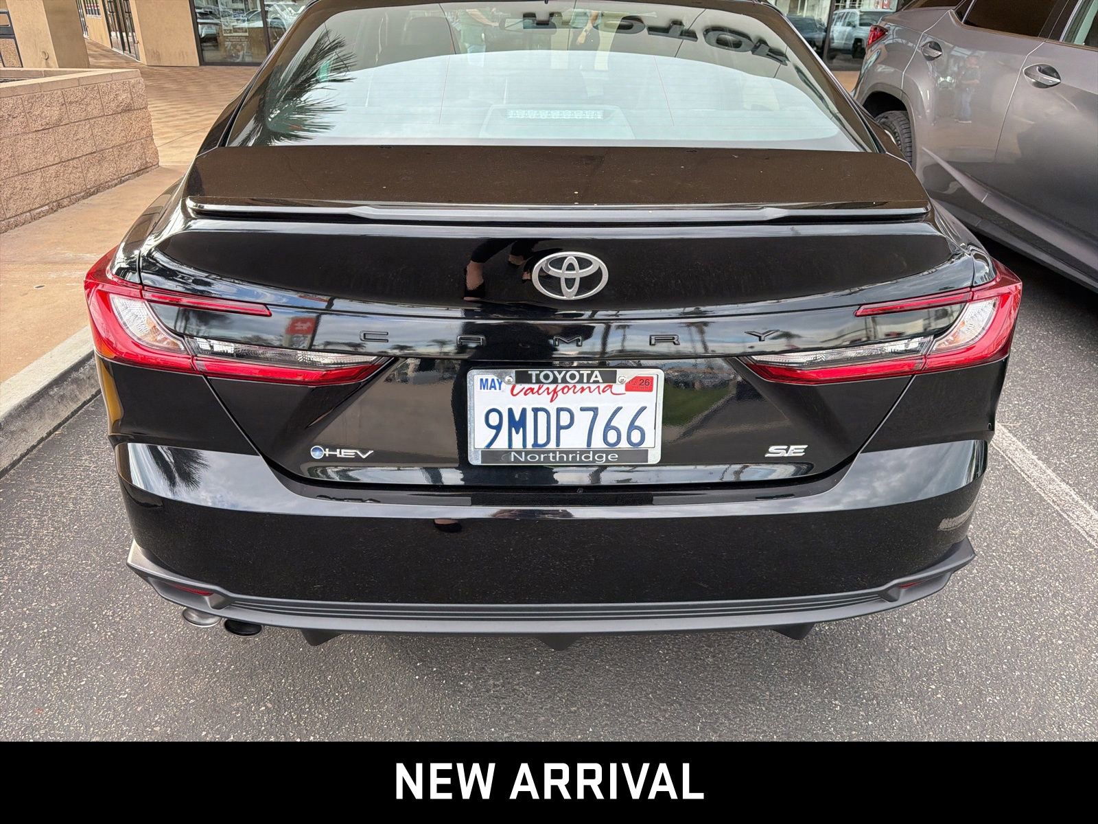 Used 2025 Toyota Camry SE image 2