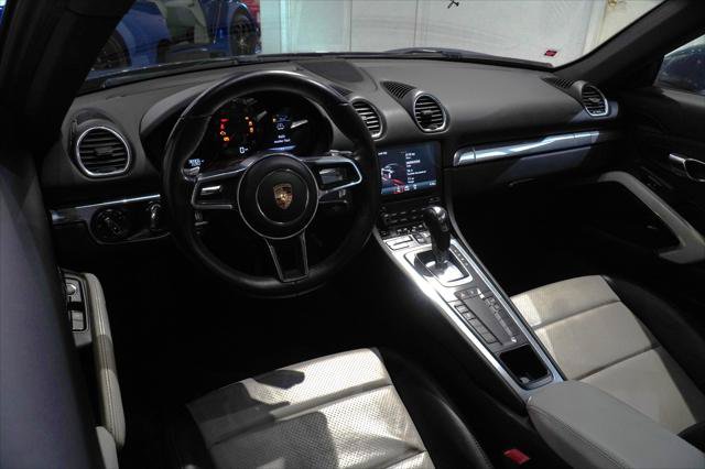 Used 2018 Porsche 718 Cayman RWD image 17