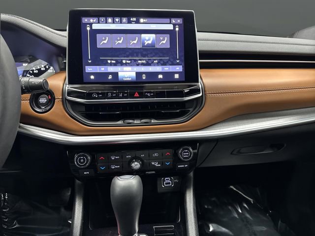 Used 2024 Jeep Compass Limited image 8