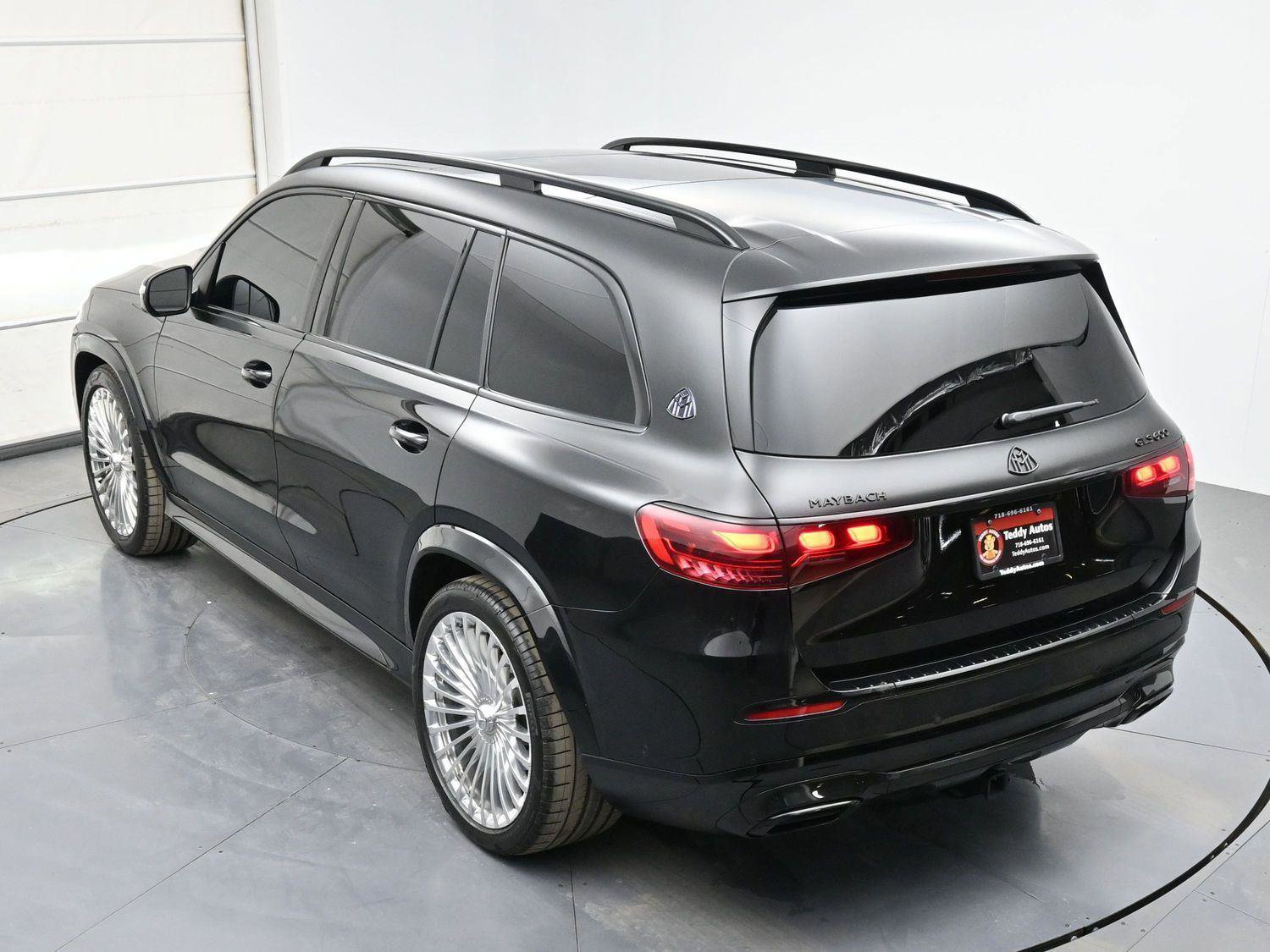 Used 2024 Mercedes-Benz Maybach GLS 600 4MATIC image 40