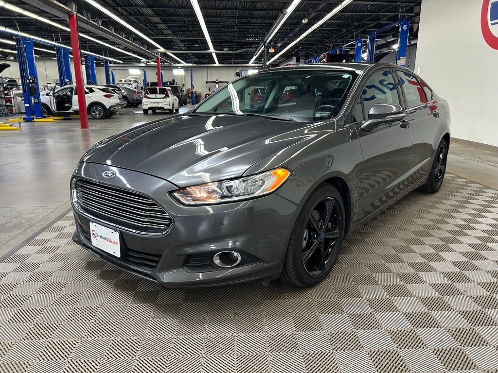 Used 2016 Ford Fusion SE FWD image 4