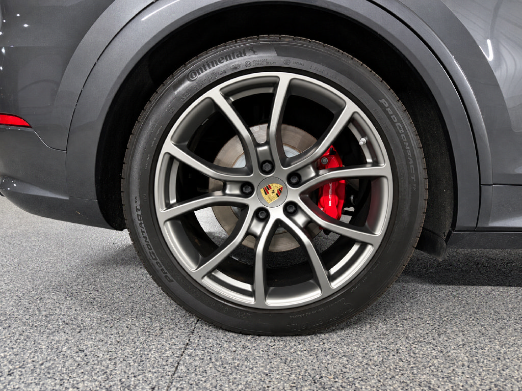 Used 2022 Porsche Cayenne GTS AWD/4WD image 7
