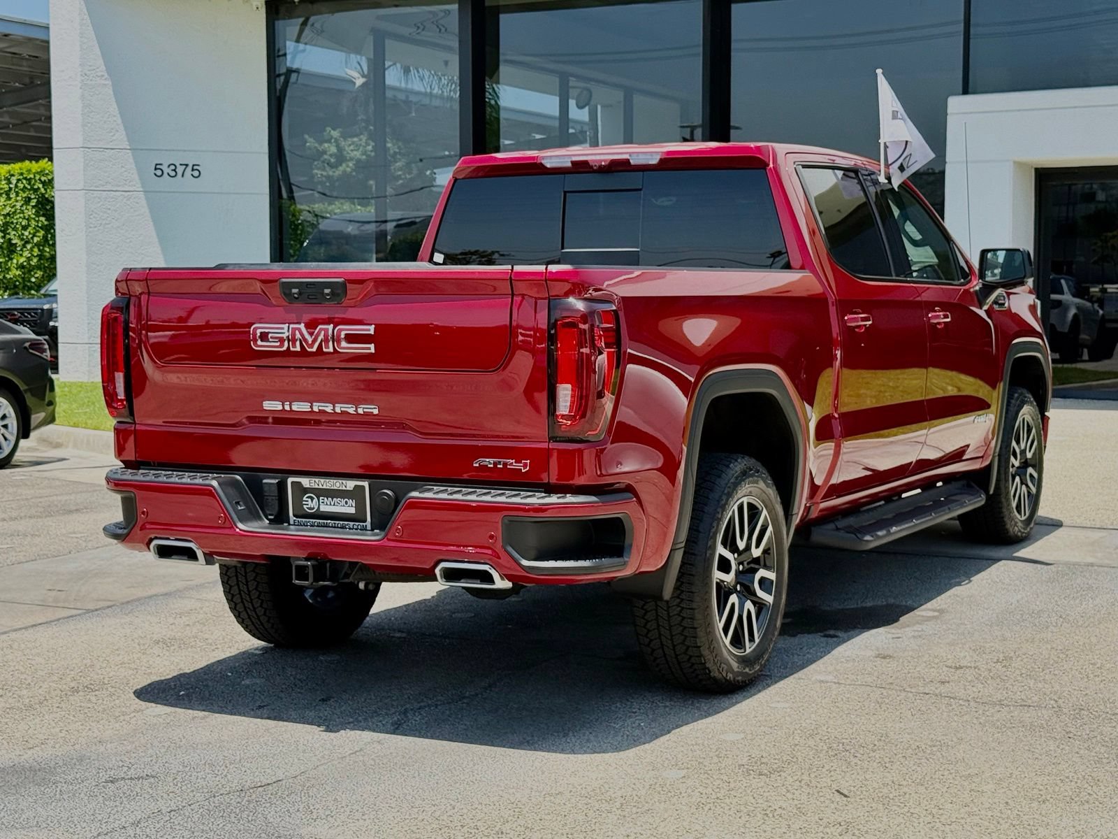 Used 2025 GMC Sierra 1500 AT4 w/ Technology Package AWD/4WD image 15