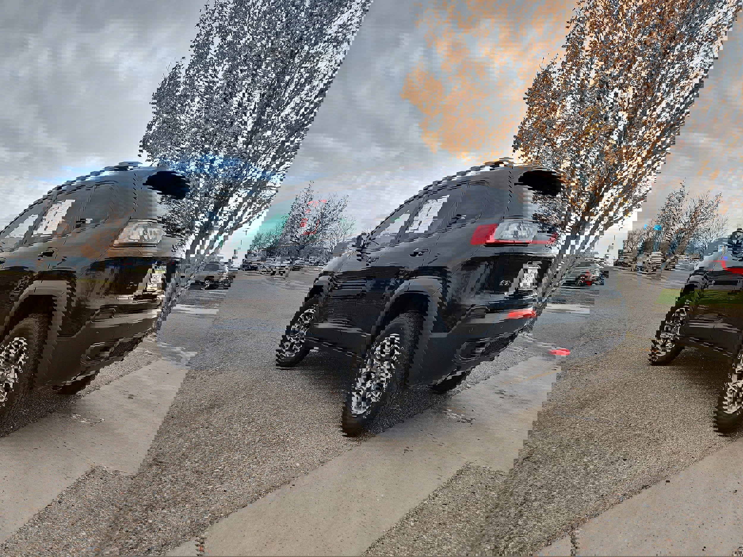 Used 2021 Jeep Cherokee Trailhawk image 7