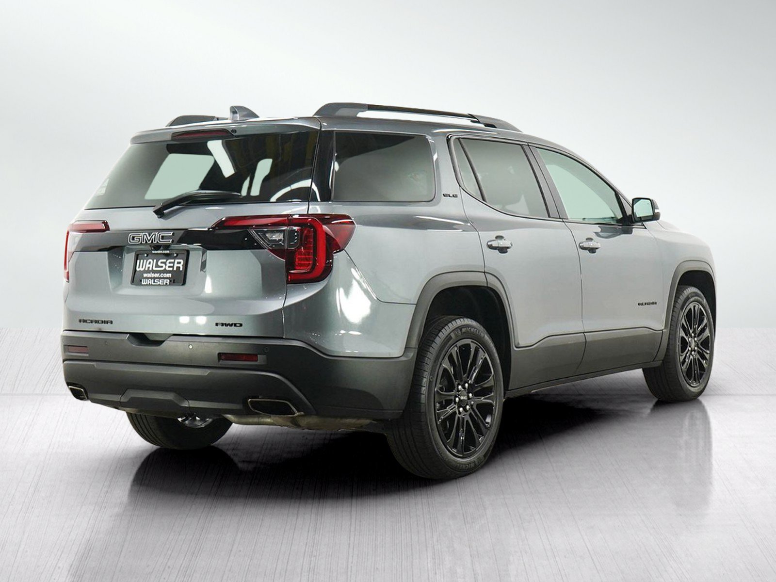 Used 2022 GMC Acadia SLE w/ Driver Convenience Package AWD/4WD image 5