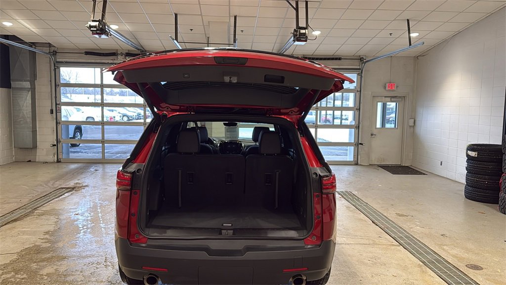 Used 2023 Chevrolet Traverse RS image 16