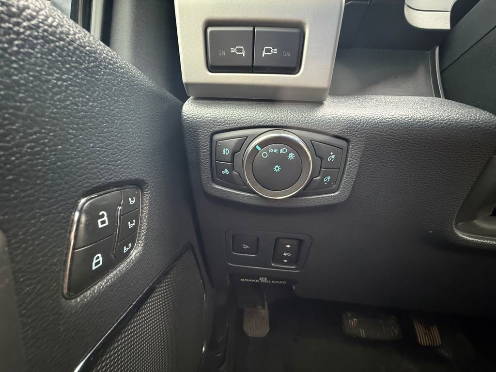 Used 2022 Ford F350 Lariat w/ Lariat Ultimate Package AWD/4WD image 17