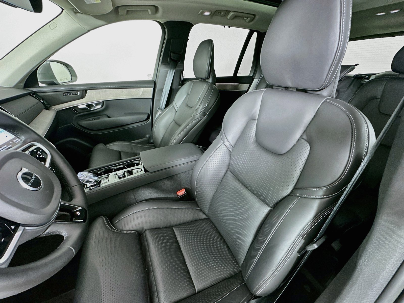 Certified 2026 Volvo XC90 B6 Ultra w/ Protection Package AWD/4WD image 32