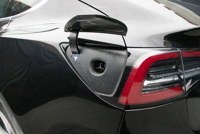 Used 2019 Tesla Model 3 Mid Range image 14