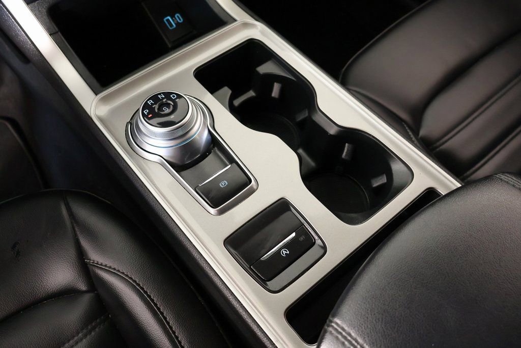 Used 2024 Ford Edge SEL image 8