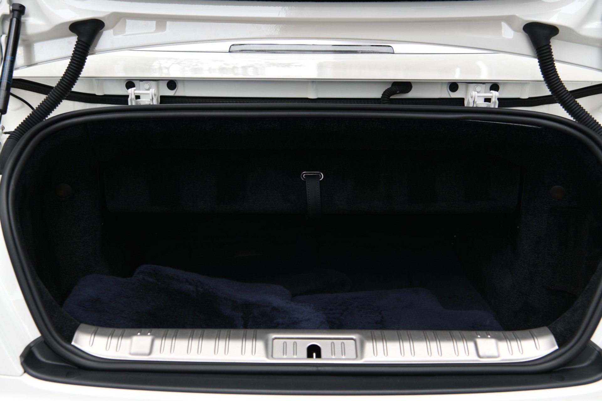 Used 2020 Rolls-Royce Dawn RWD image 17