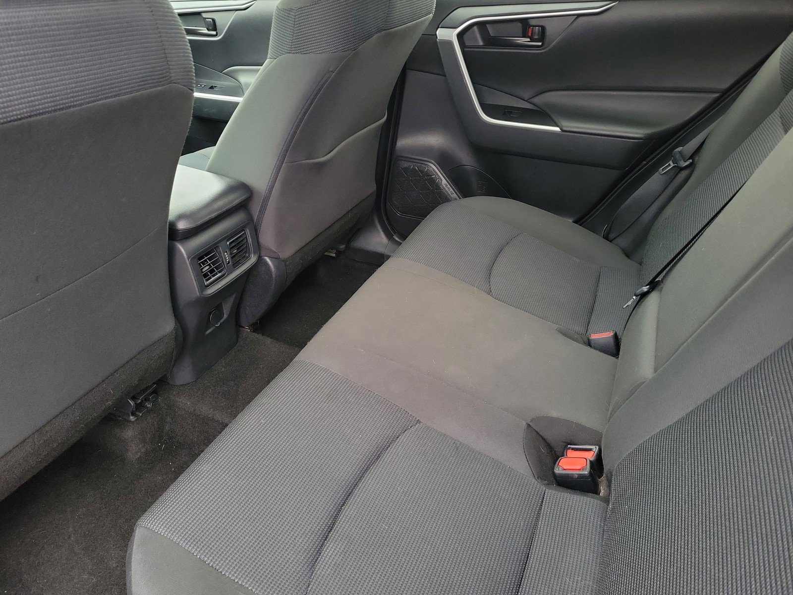 Used 2024 Toyota RAV4 LE FWD image 10