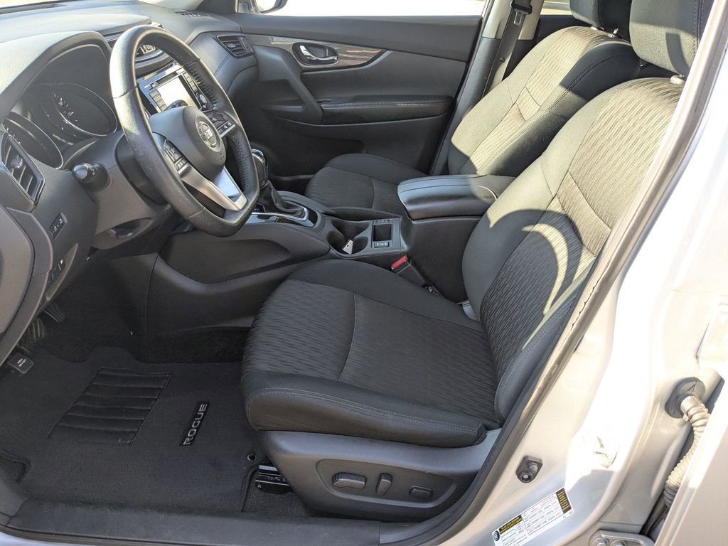 Used 2019 Nissan Rogue SV AWD/4WD image 15