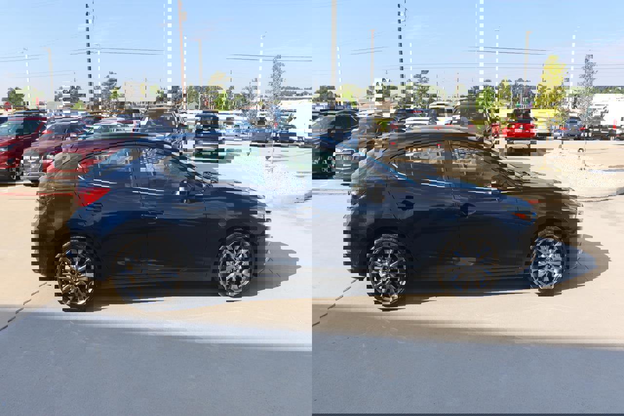 Used 2018 MAZDA MAZDA3 Touring image 6