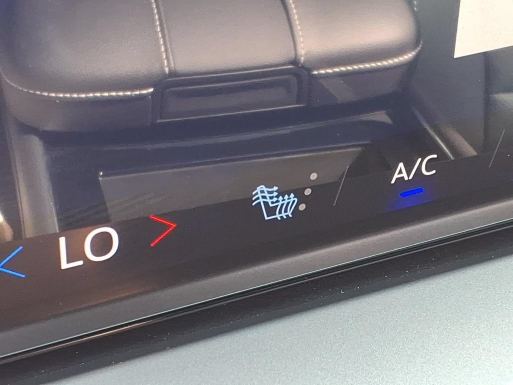 Used 2026 Chevrolet Traverse LT w/ Driver Confidence Package FWD image 20