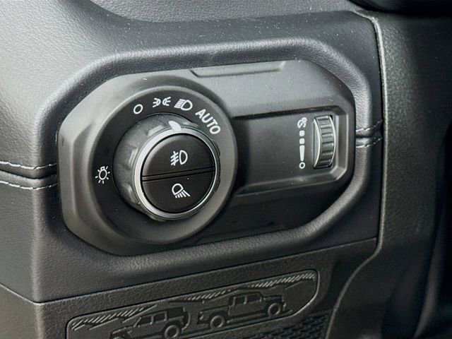 New 2025 Jeep Gladiator Sport image 10