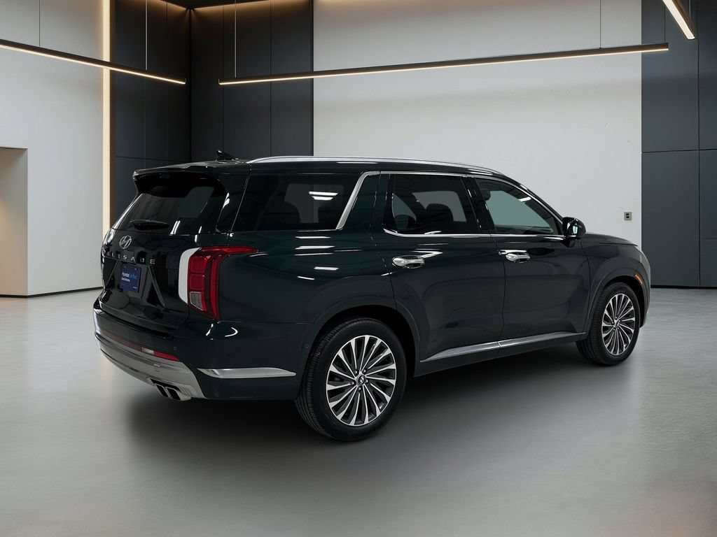 Certified 2025 Hyundai Palisade Calligraphy FWD image 7