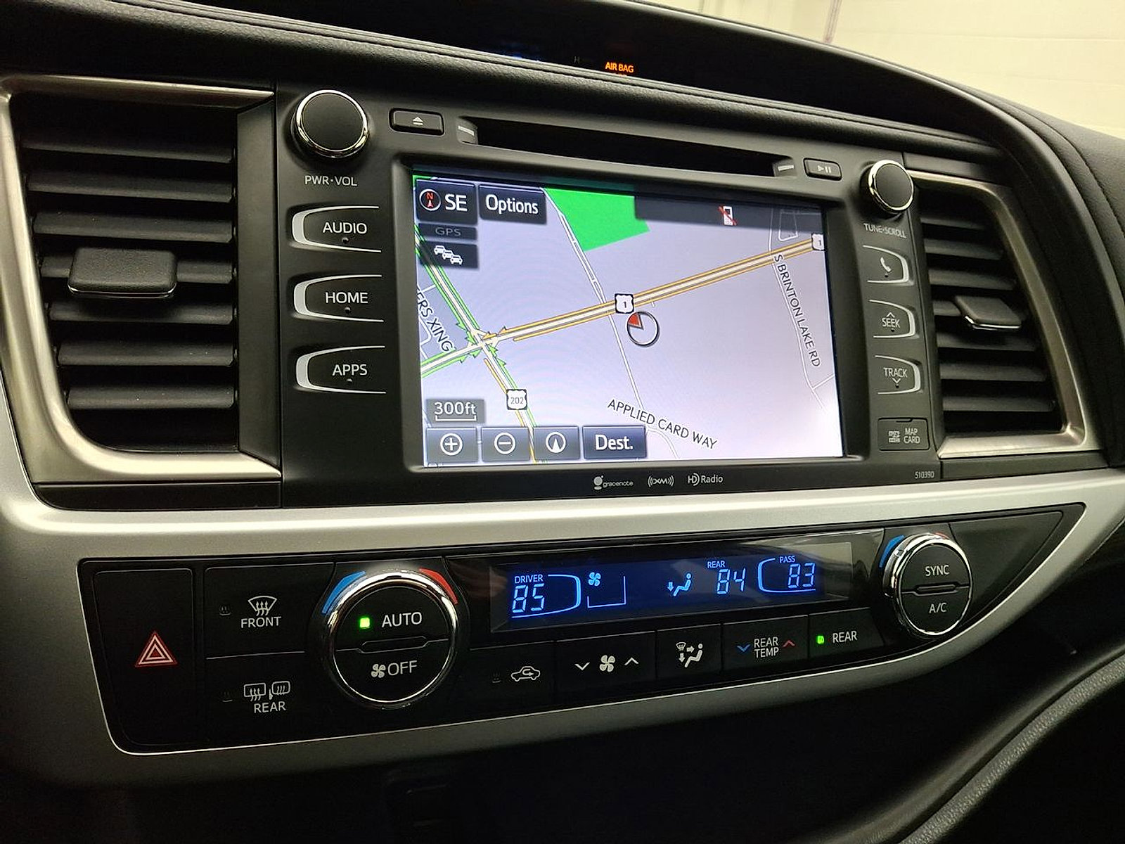 Certified 2019 Toyota Highlander SE image 14