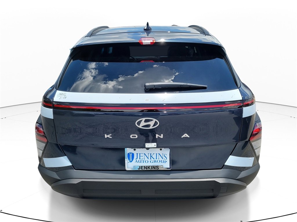 Used 2025 Hyundai Kona SEL image 5