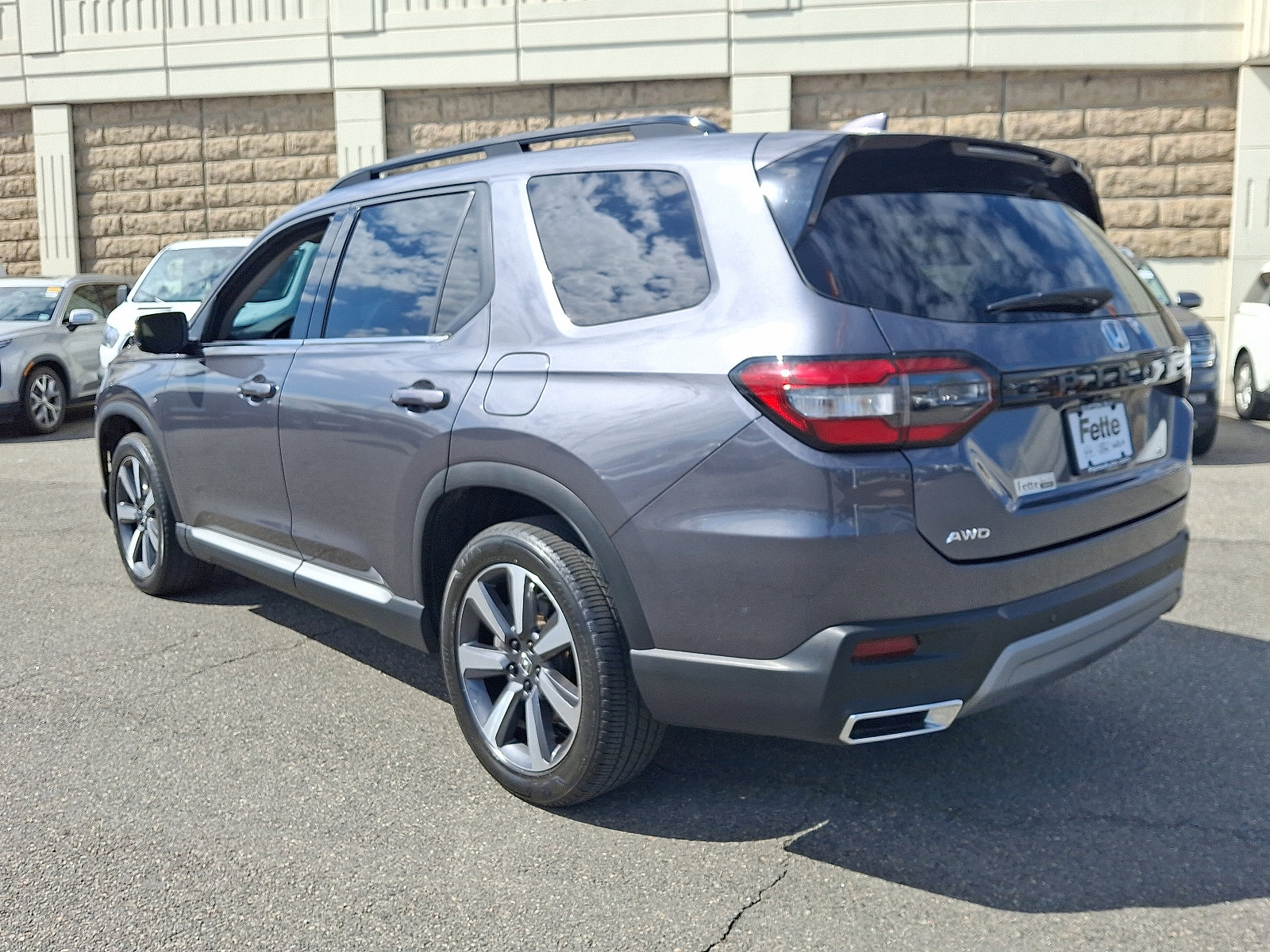 Used 2023 Honda Pilot Elite image 6