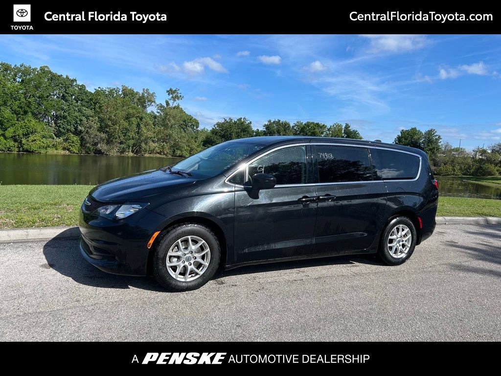 Used 2023 Chrysler Voyager LX FWD image 1