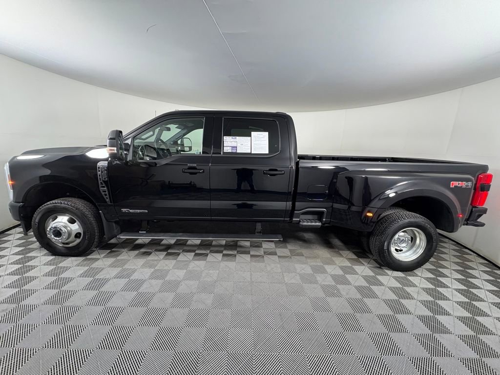 Certified 2025 Ford F350 Platinum image 4