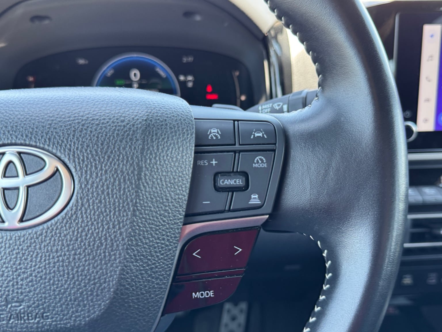 Used 2025 Toyota Camry SE FWD image 23