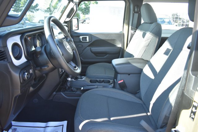 Used 2025 Jeep Wrangler Sport AWD/4WD image 12