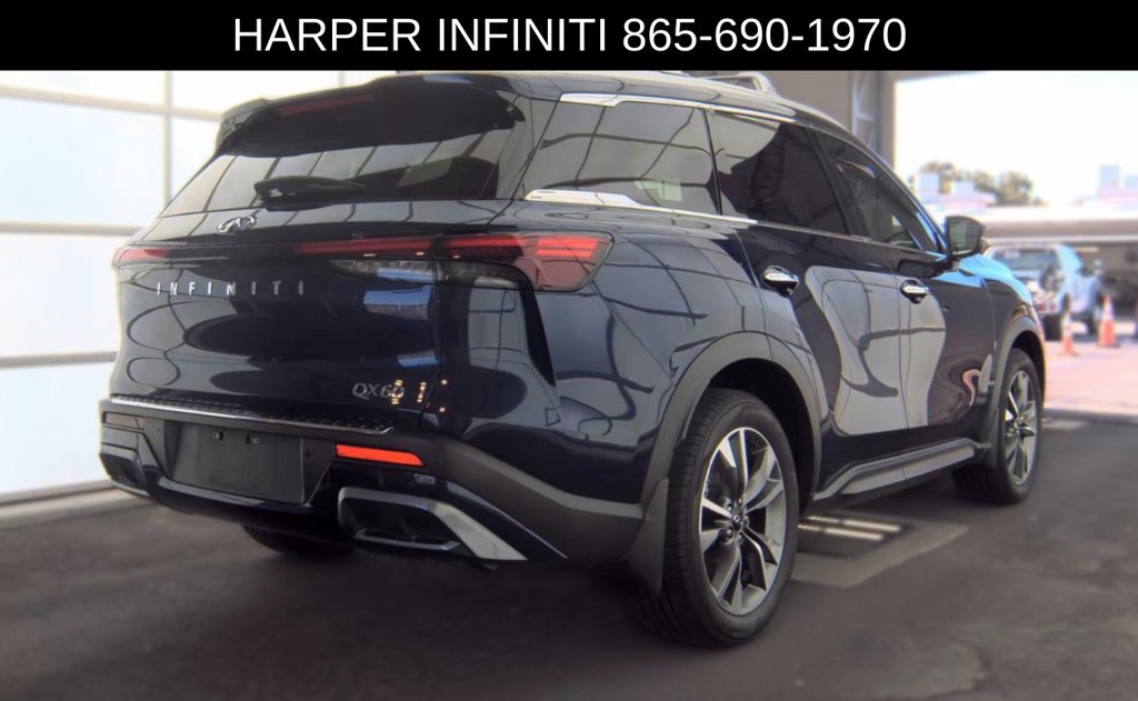 Used 2022 INFINITI QX60 Luxe w/ Cargo Package FWD image 3